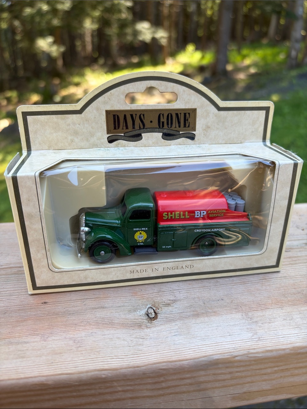 1939 Ford - Shell BP Aviation Service Tank Truck -Lledo Days Gone-Die-Cast Model